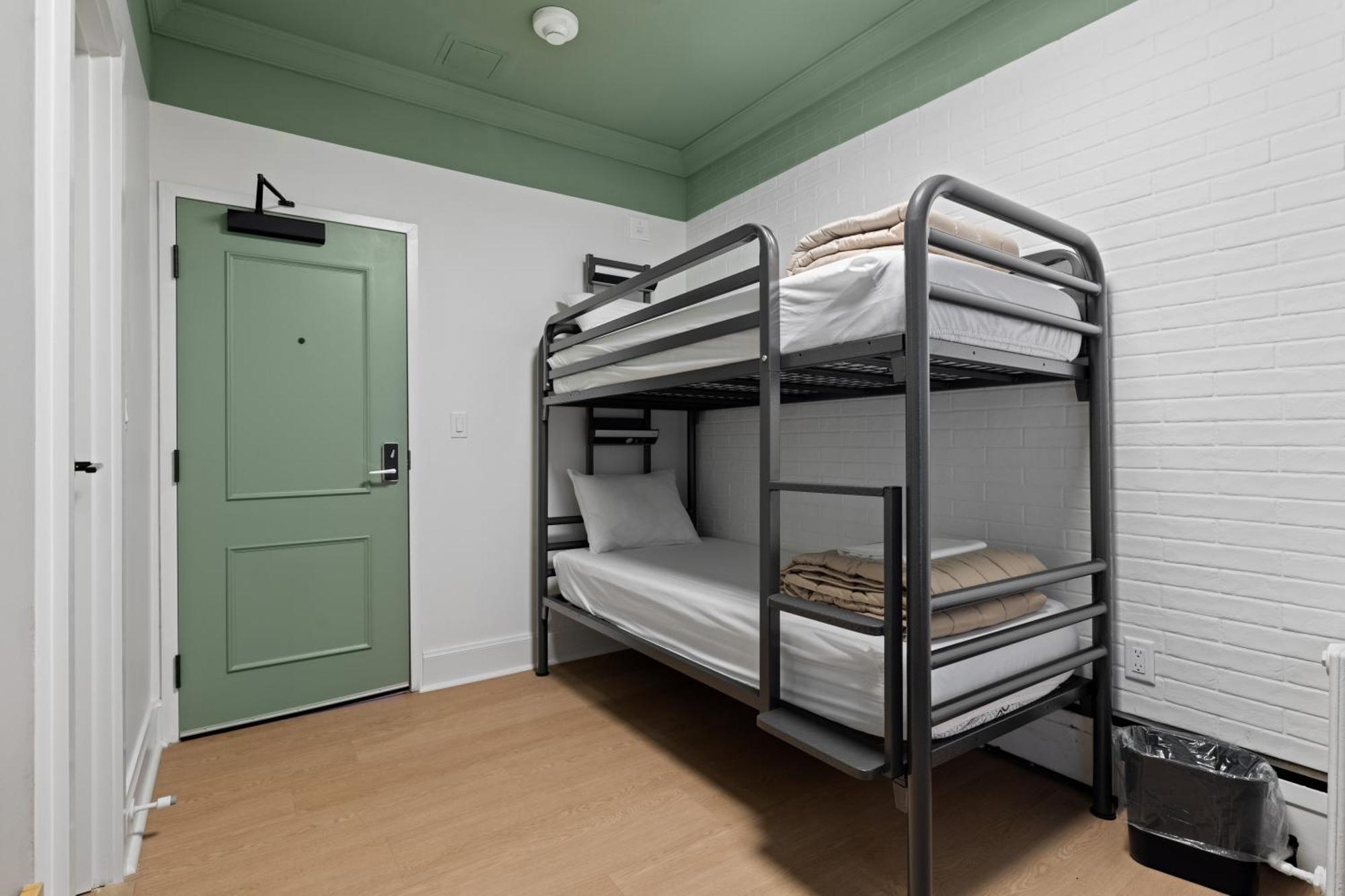 Hi Halifax Heritage House Hostel Экстерьер фото