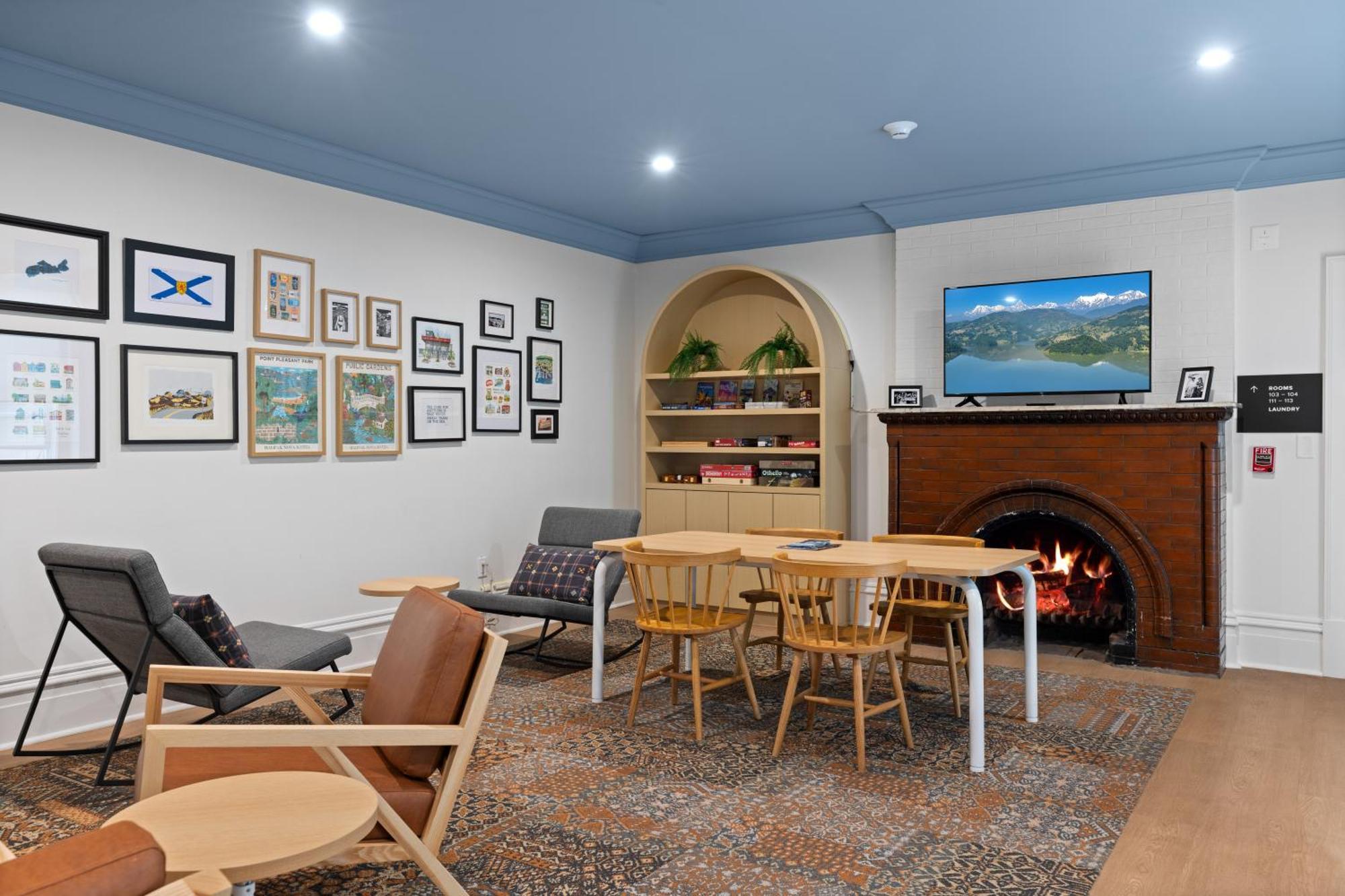 Hi Halifax Heritage House Hostel Экстерьер фото