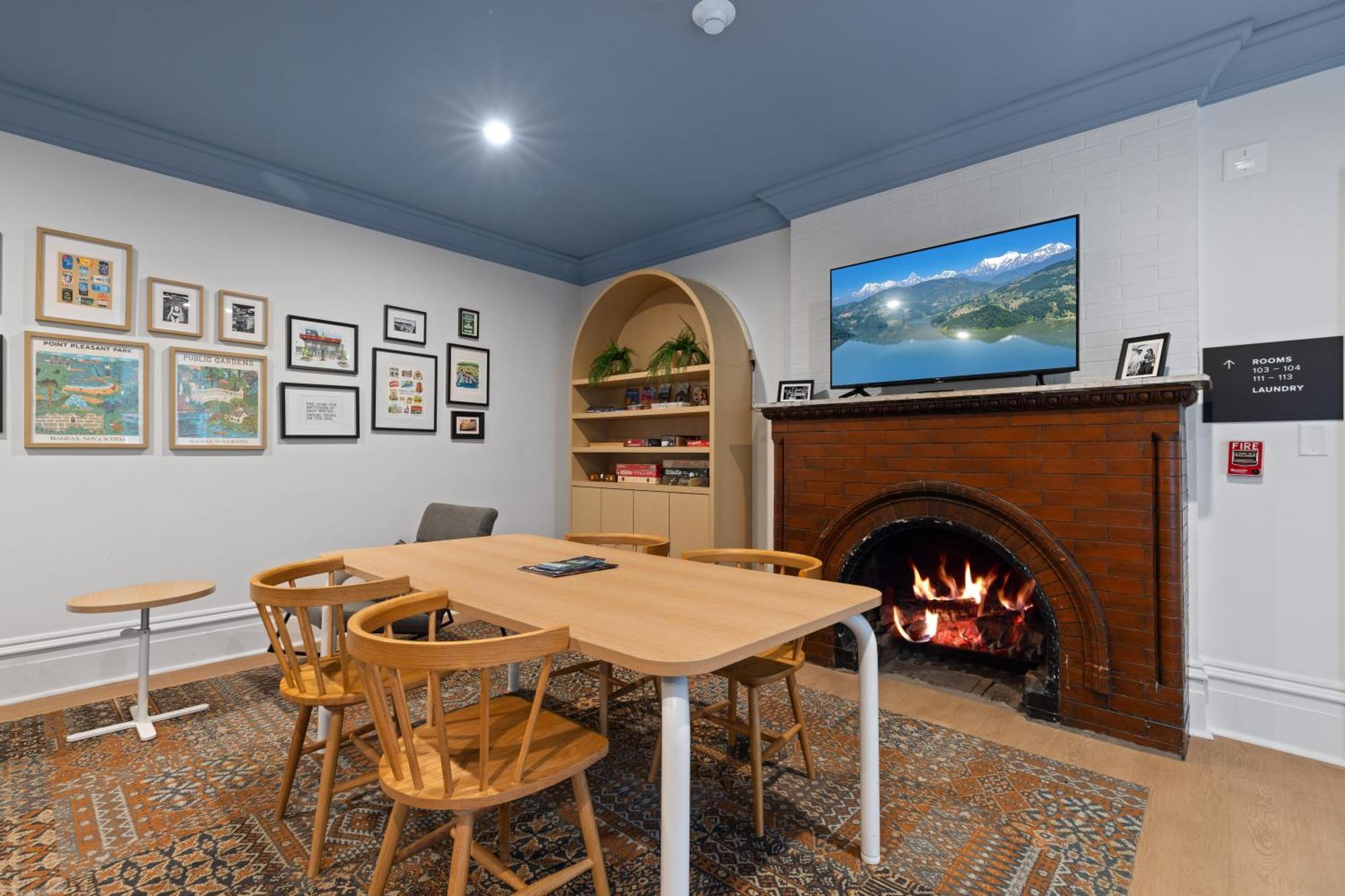 Hi Halifax Heritage House Hostel Экстерьер фото