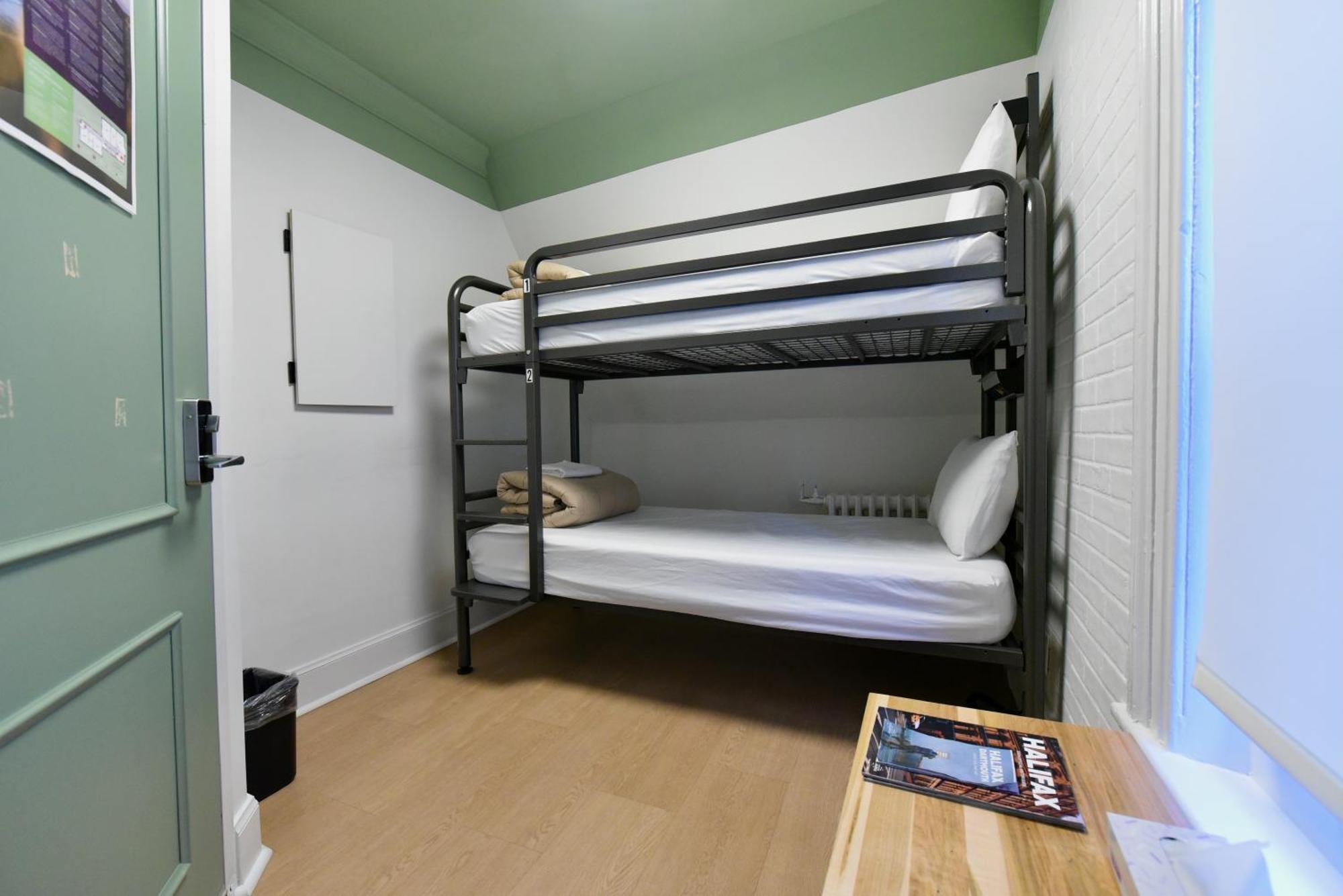 Hi Halifax Heritage House Hostel Экстерьер фото