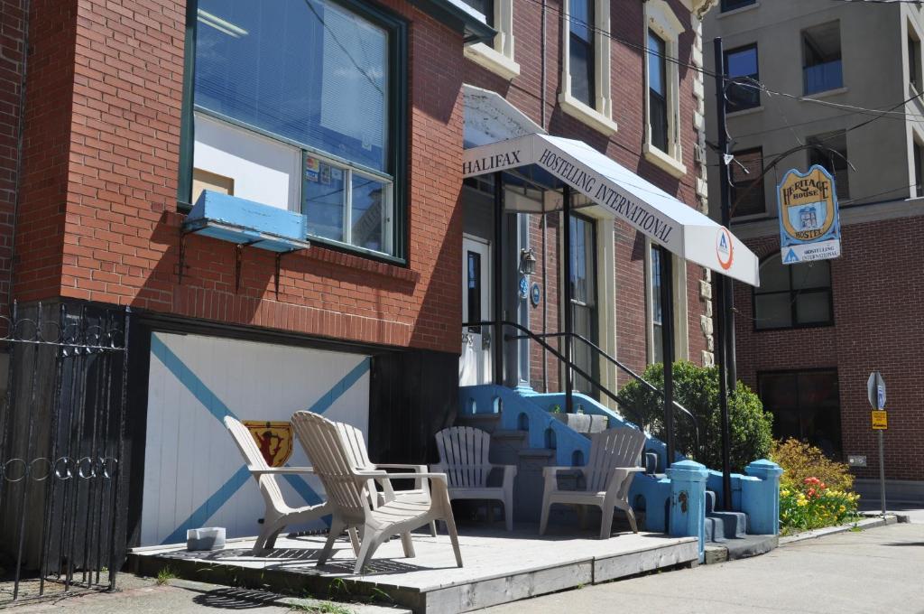 Hi Halifax Heritage House Hostel Экстерьер фото