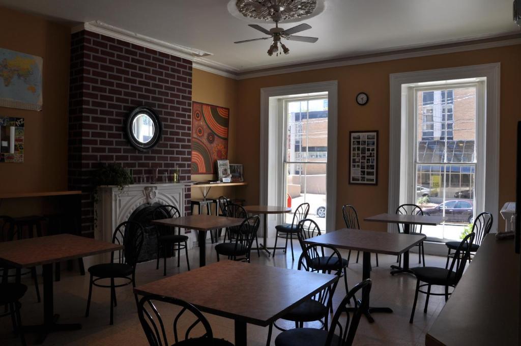 Hi Halifax Heritage House Hostel Экстерьер фото